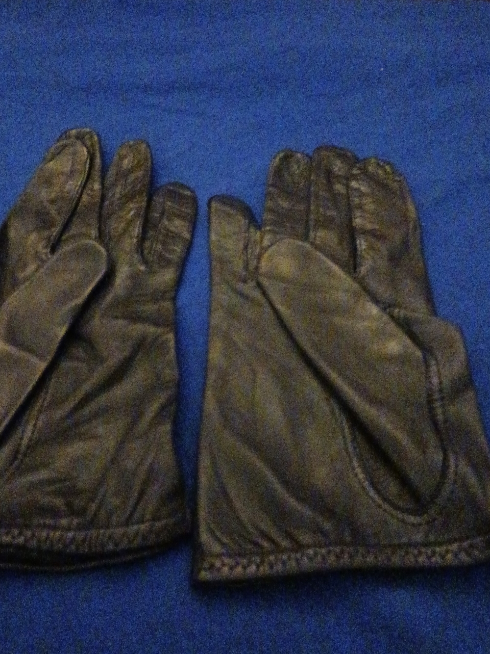 Women's Black Leather Gloves - Classic Winter Accessory